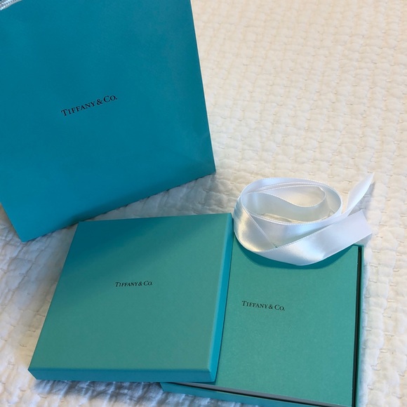 TIFFANY & CO. Bag, Box, Ribbon - Picture 3 of 4